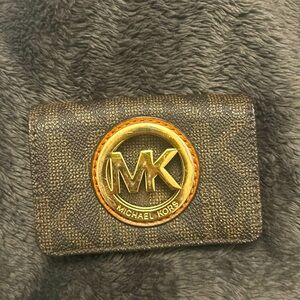 Selling a Micheal Kors wallet!